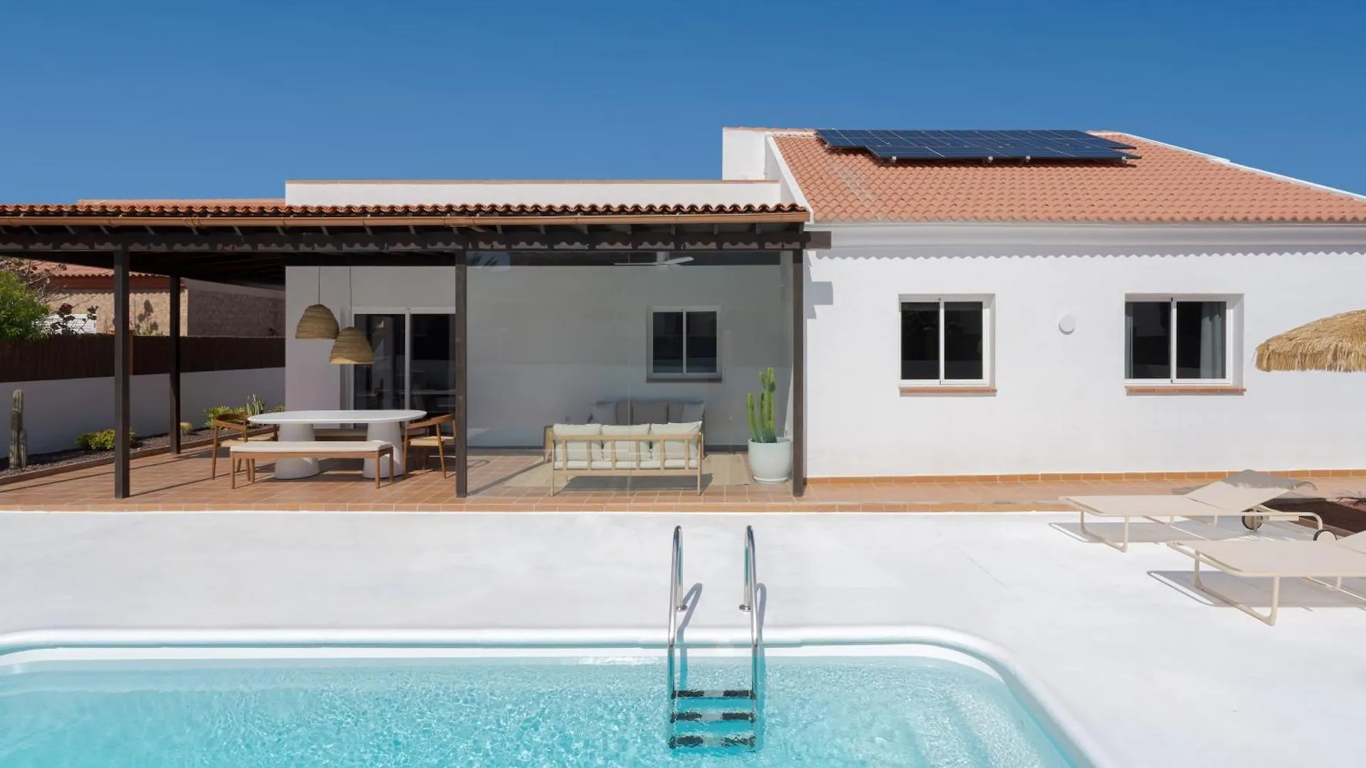 Villa Hikari - Design House With Heated Pool In 코라레호 스페인